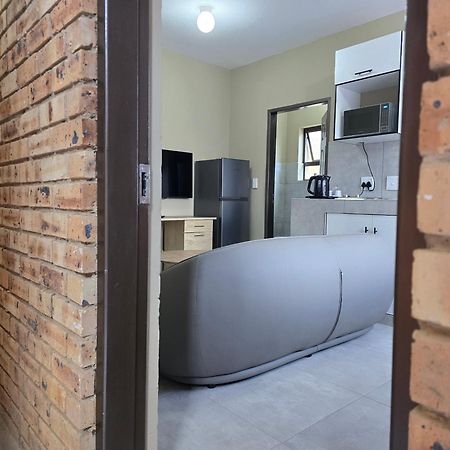 Cosmo Sleepover Roodepoort Exterior foto