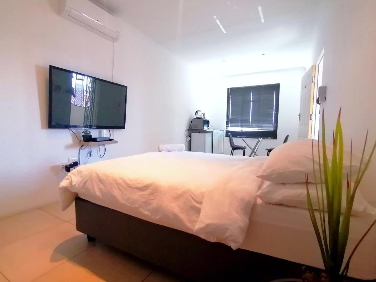 Cosmo Sleepover Roodepoort Exterior foto