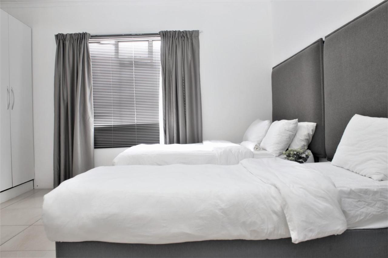 Cosmo Sleepover Roodepoort Exterior foto