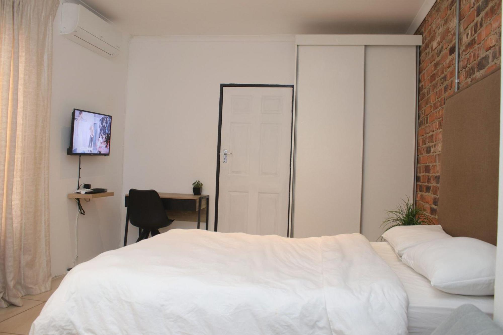 Cosmo Sleepover Roodepoort Exterior foto
